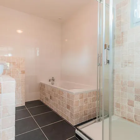 Les Forges - 5 For 8 People *