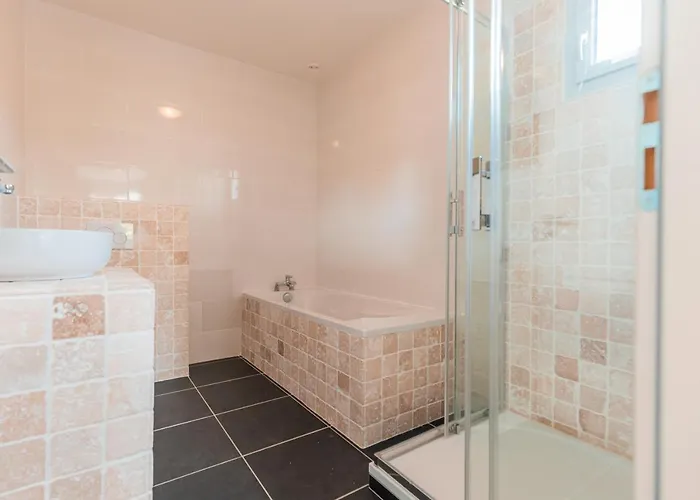 Les Forges - 5 For 8 People *